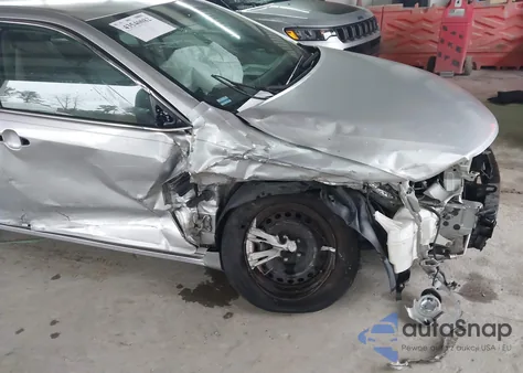 2012 Toyota Camry Le z USA, uszkodzony, nr VIN 4T1BF1FK8CU137024